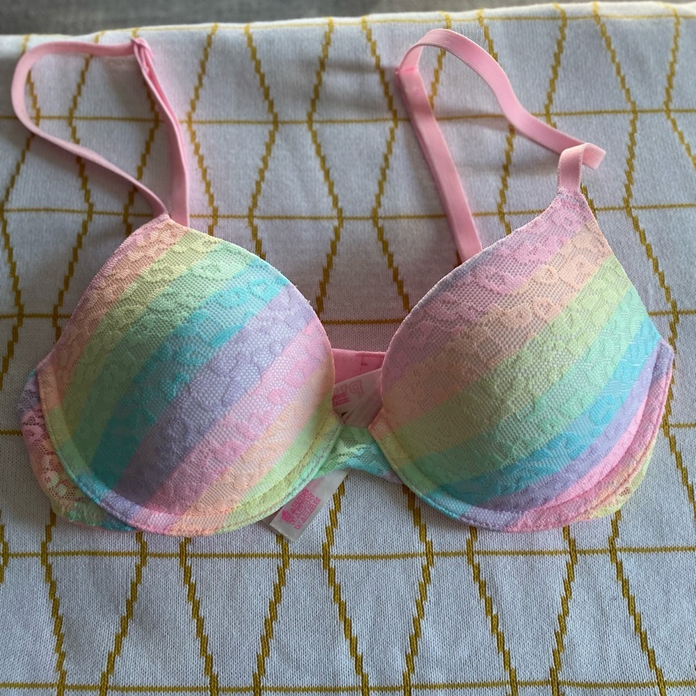 PINK Wear Everywhere T-shirt lightly-lined bra, 32B